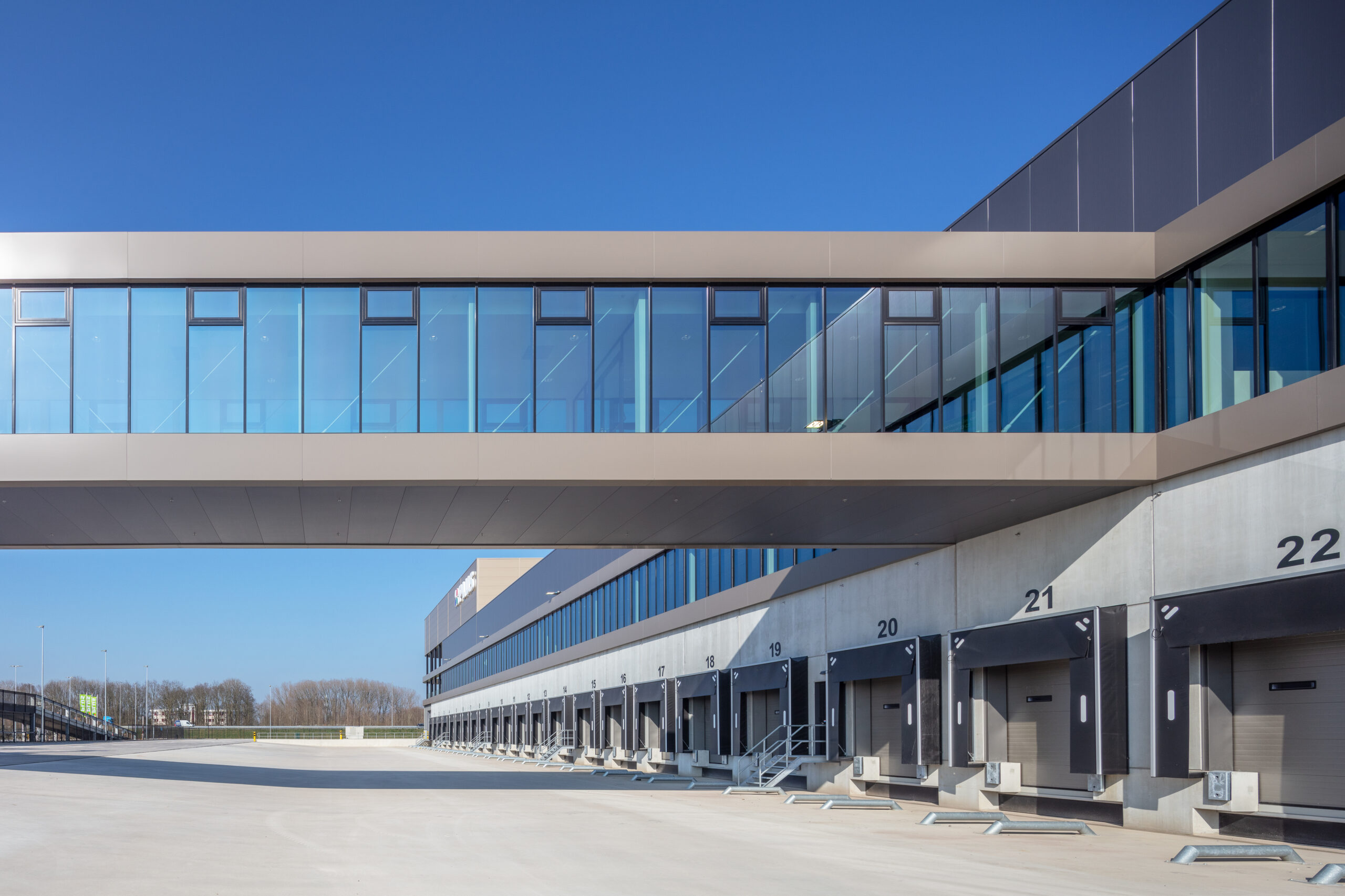 Distributiecentrum - Deventer - Plus Deveneter